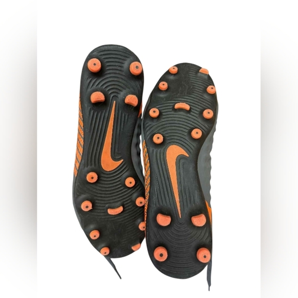 Nike Magista Cleats Grey/Orange Size 9Mens size 9EUC - Picture 4 of 8